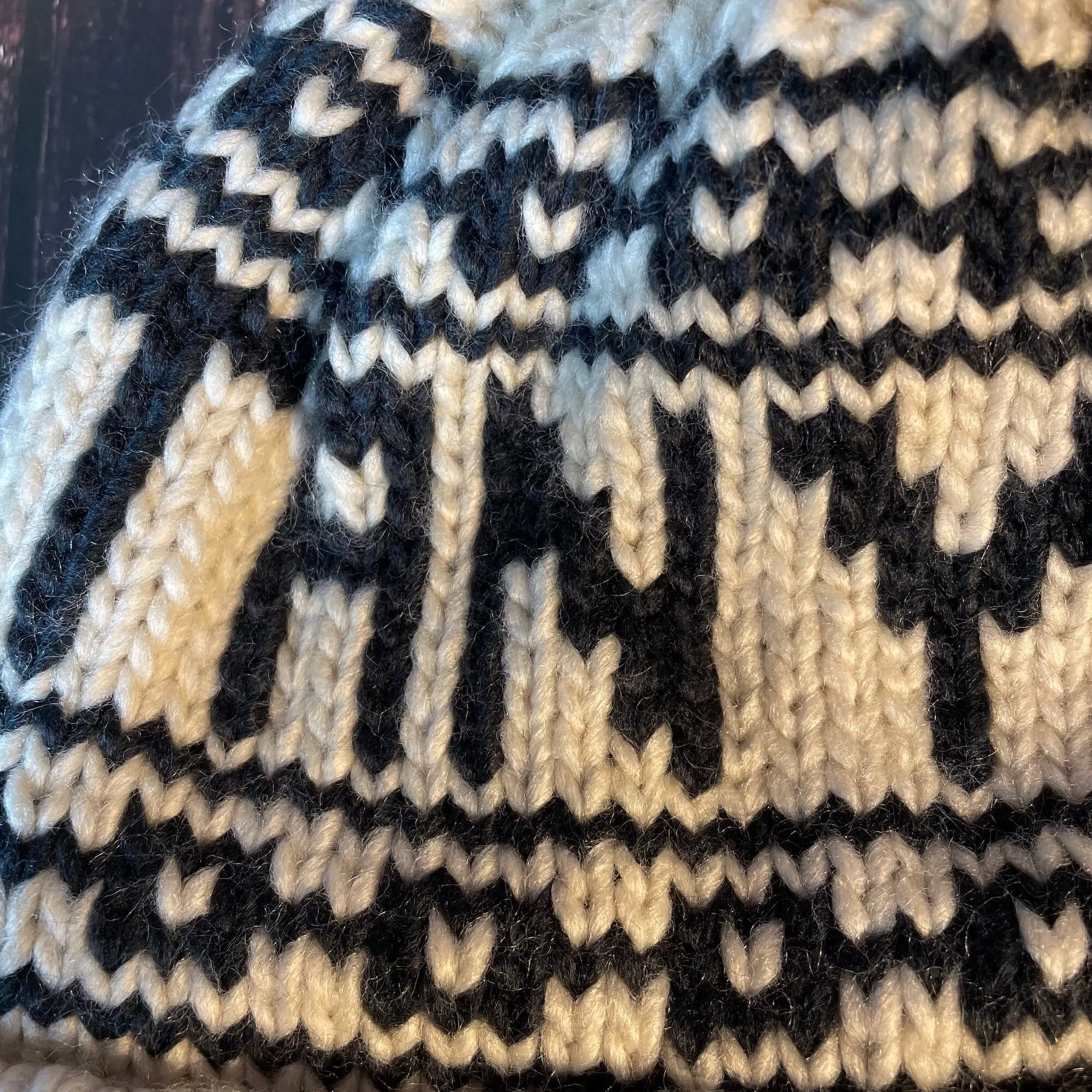 Penn State Nittany Lions Cable Knit Cuffed Large Team Wordmark Cream Women's Pom Pom Beanie | New Era, Cream